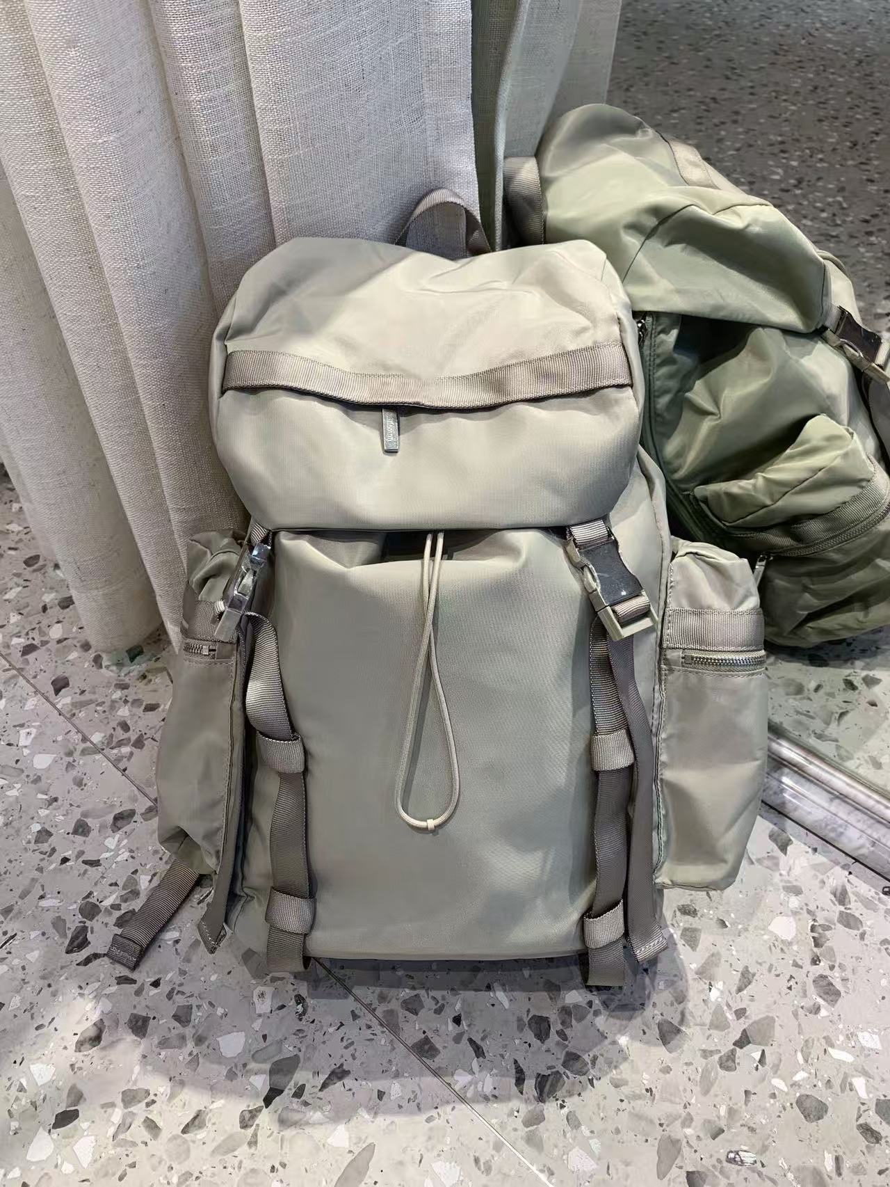 Dual-Compartment 25L Hiking Backpack with Cap